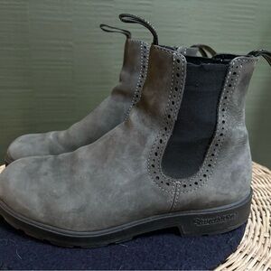 Blundstone Boots EUC!
